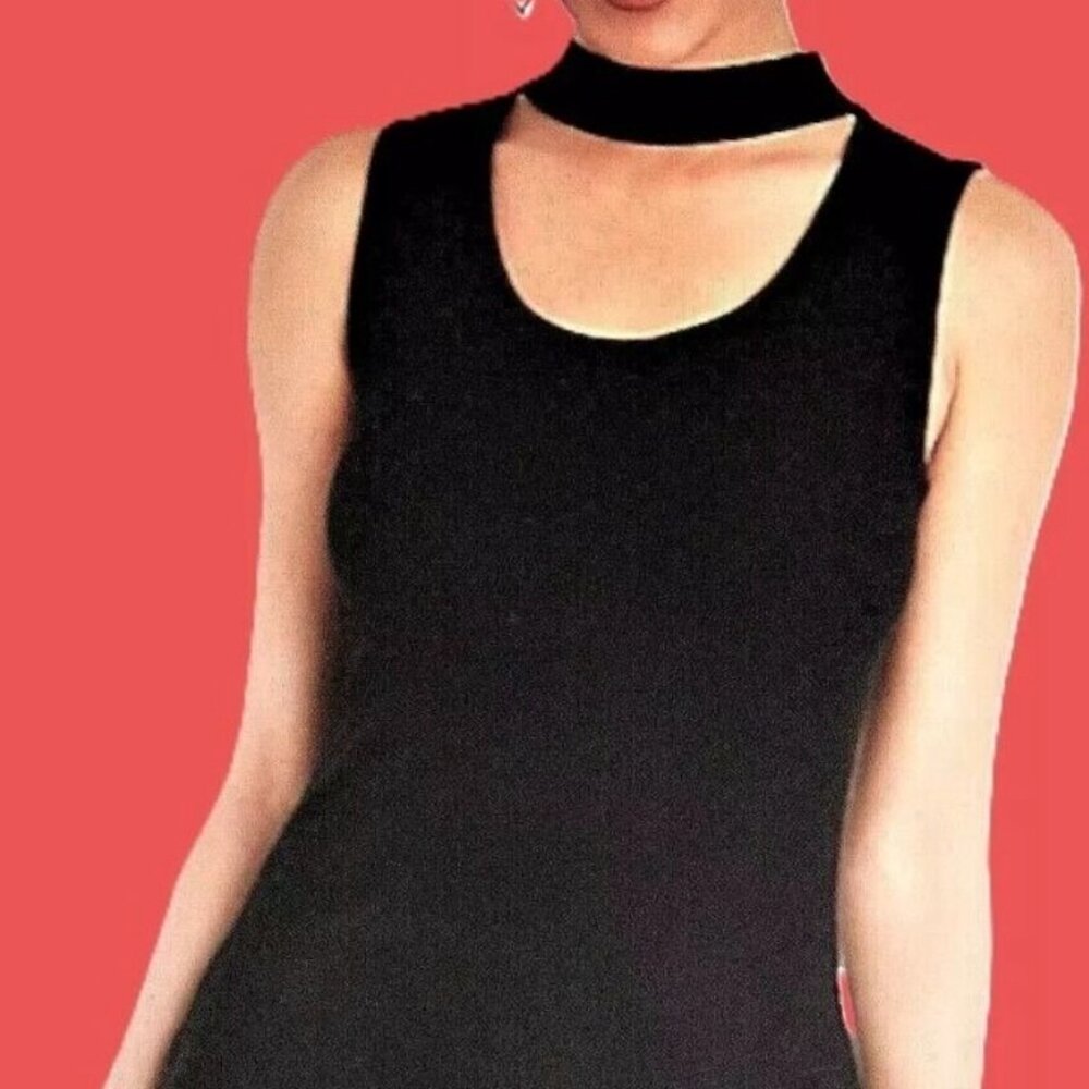 Black large keyhole neck cutout flowy dress